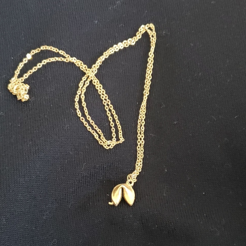 🥠SUPER CUTE FORTUNE COOKIE GOLD TONE NECKLACE